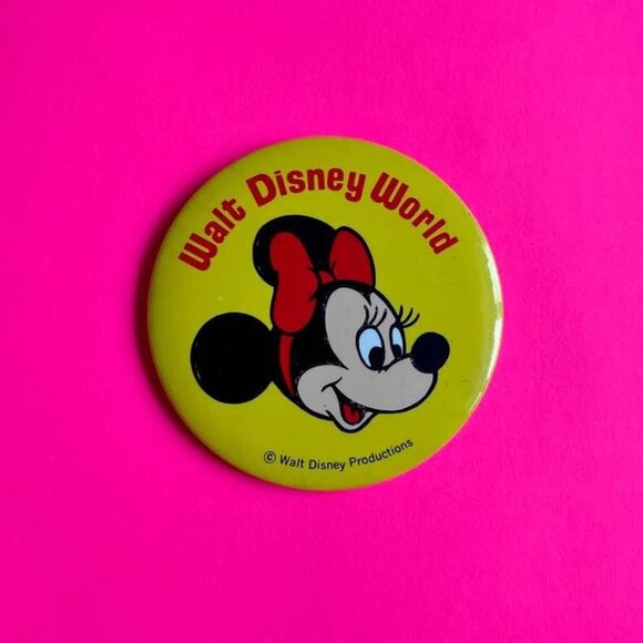 Vintage 1980s’ Walt Disney World Minnie Mouse Pinback Button Souvenir - Picture 1 of 3